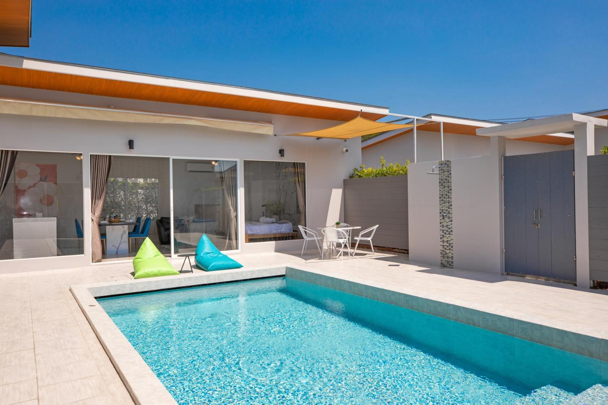 Andaman Sea Pool Access And Hotell Phuket